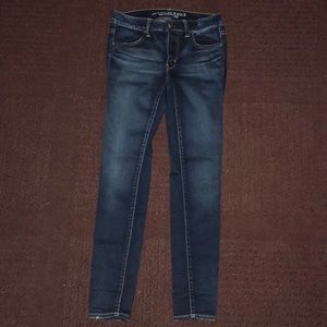 American eagle dark wash jeans. Size 6.